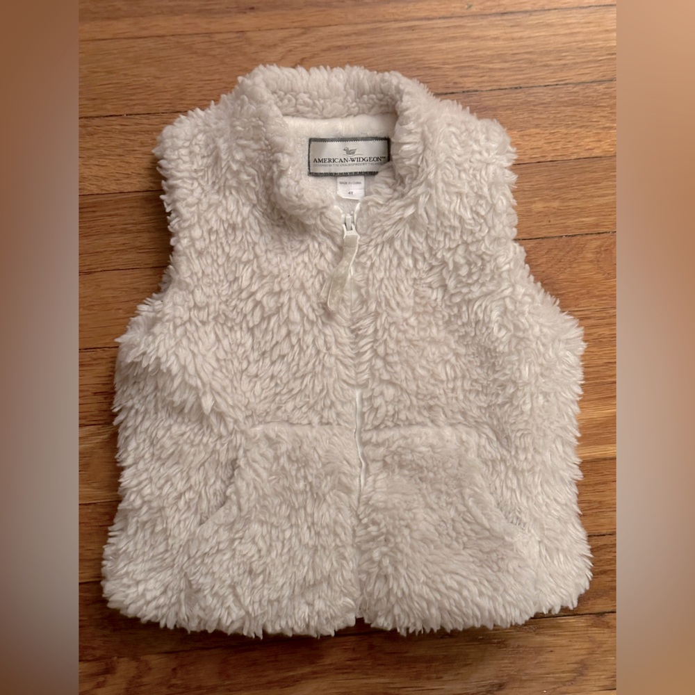 White widgeon faux fur vest 4T EUC